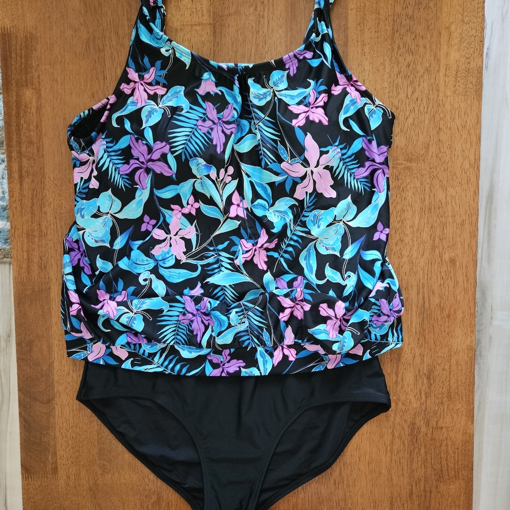 NWT Women's Swimsuit 2 Piece Tankini Set NWT